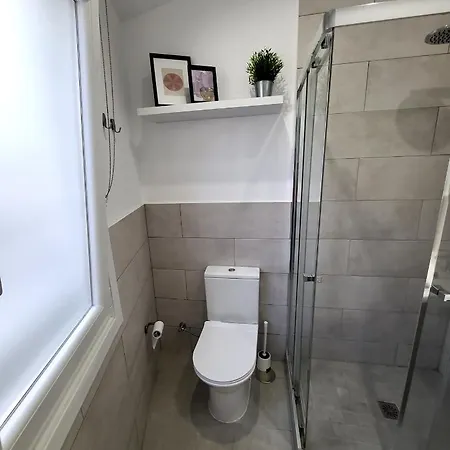 Apartamento ático Merced. Tranquilo Y Bien Situado